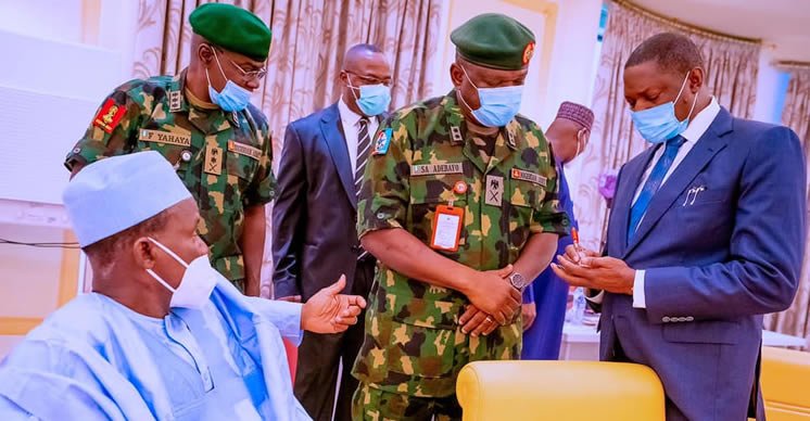 Details Of President Buhari Meeting With Service Chiefs