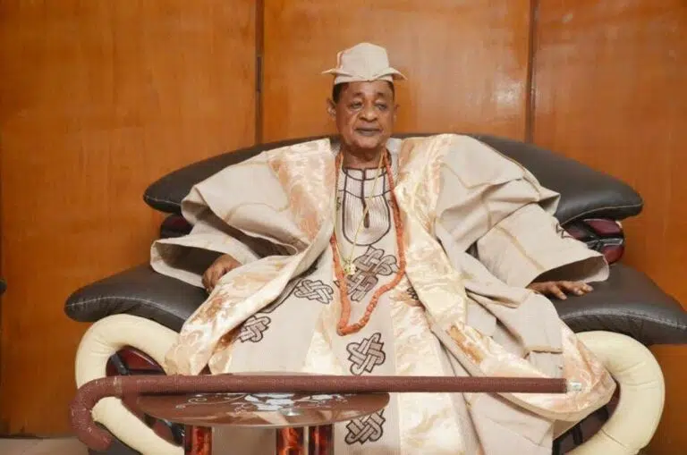 Oba Lamidi Adeyemi Biography
