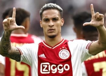 Manchester To Sign Ajax's Antony For €100M