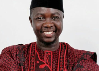 Seyi Law Celebrates Mother, Says He Could Not Cover Her