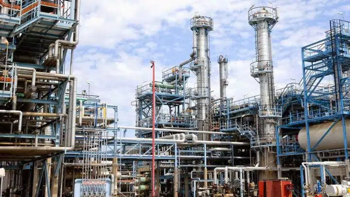 Warri Refinery To Deliver Fuel Production 1st Quarter Of 2023 As FG Signs MOU With Daewoo Group