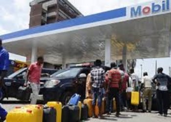 FG Bans Filling Stations From Selling Fuel In Jerrycans