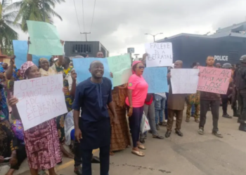 APC Members Protest in Lagos