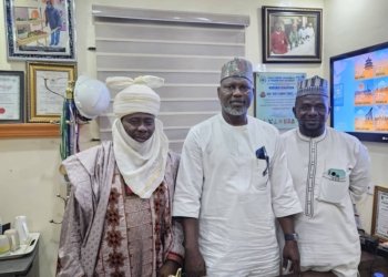Coordinator of the Southwest Arewa Community, Alhaji Shehu Usman Jibril (centre), with HRH Alhaji Ahmed Haruna Kuraja (left), Chairman of the Arewa Chieftaincy Council in Alimosho, and Ibrahim Abubakar Jagaba (right), leader of the Arewa Community in Alimosho, during a courtesy visit at the Mile 12 International Market office, Lagos.